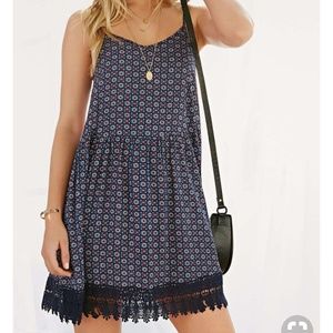 Love Sadie Crochet-trim Trapeze Dress